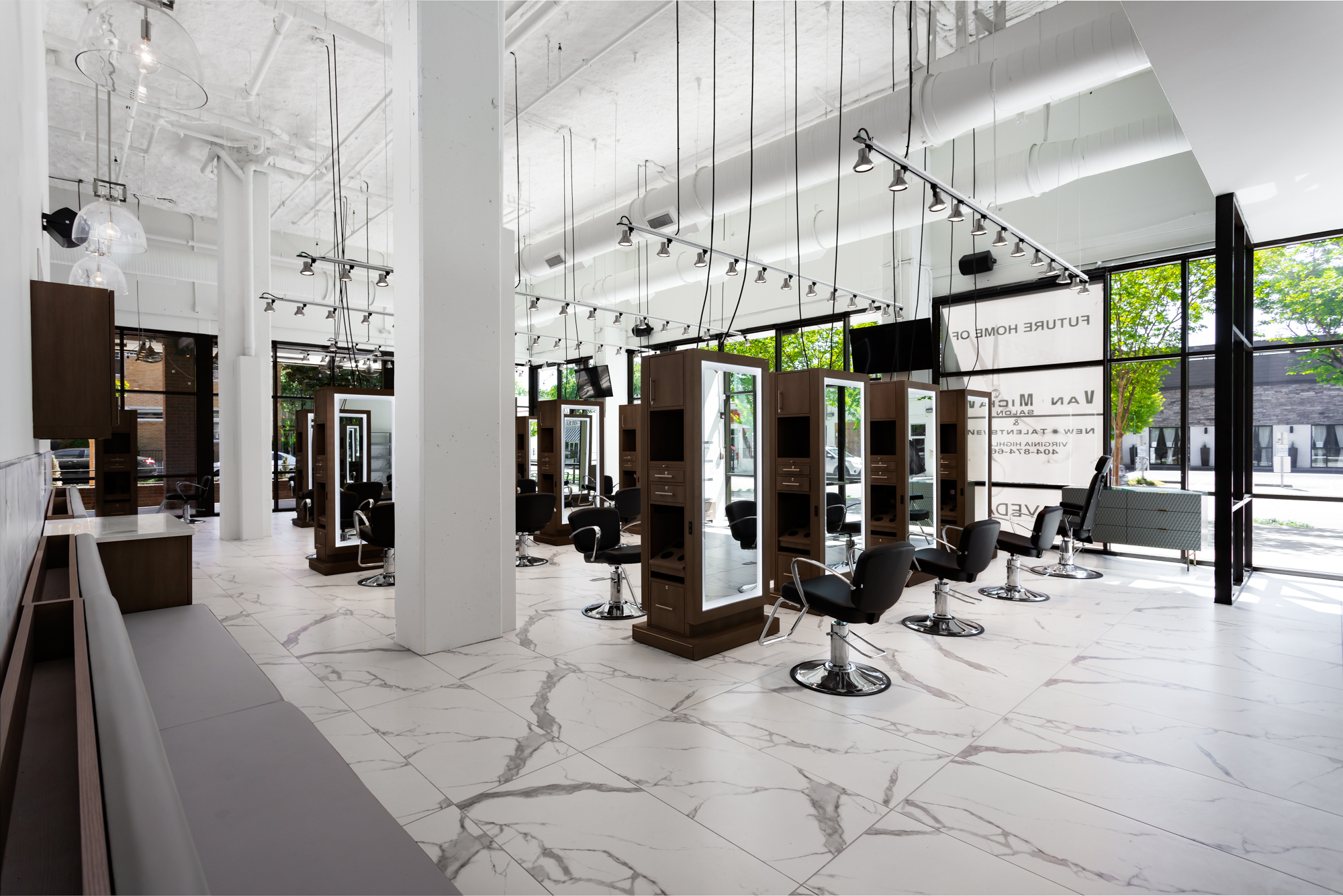 VanMichaelSalon675Highland-1002