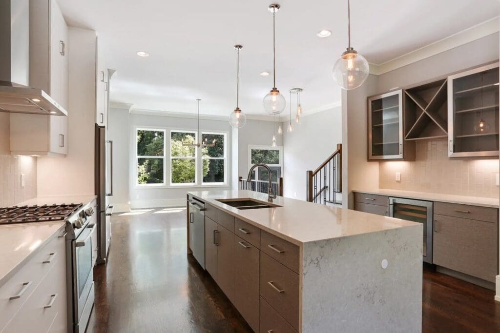 006_Kitchen Island with wet bar 3551 BR-min