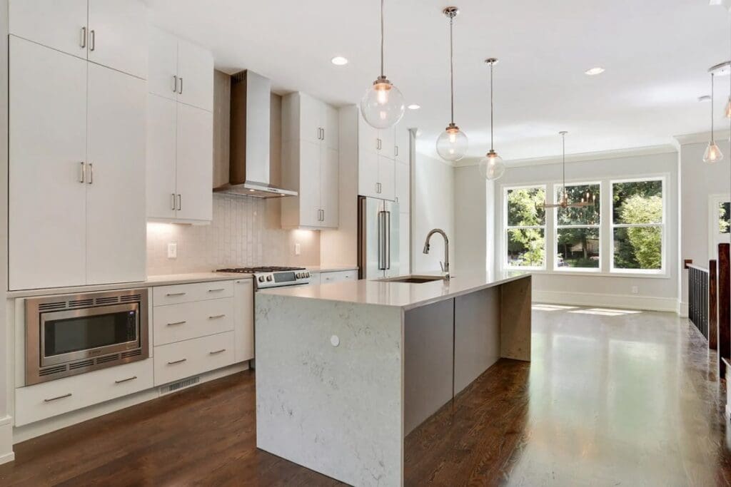 007_Kithcen appliance and island 3551 BR-min