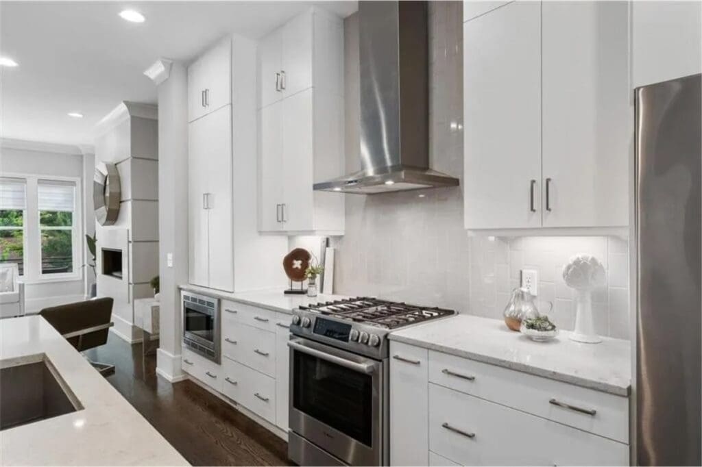 013_kitchen hood 3555 Blair Cir Blackburn Row Lot 8-min