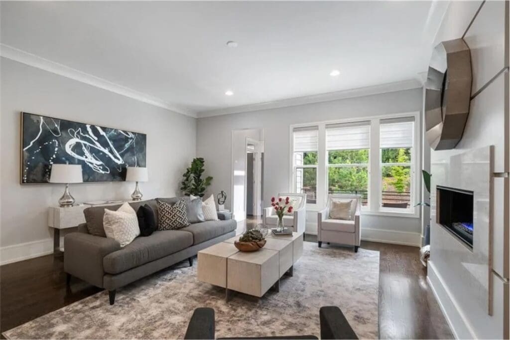 019_LR window 3555 Blair Cir Blackburn Row Lot 8-min