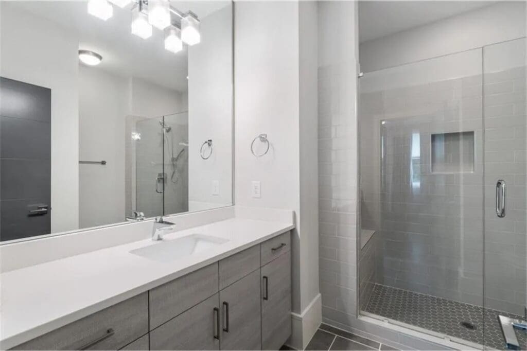 033_secondary bathroom 3555 Blair Cir Blackburn Row Lot 8-min