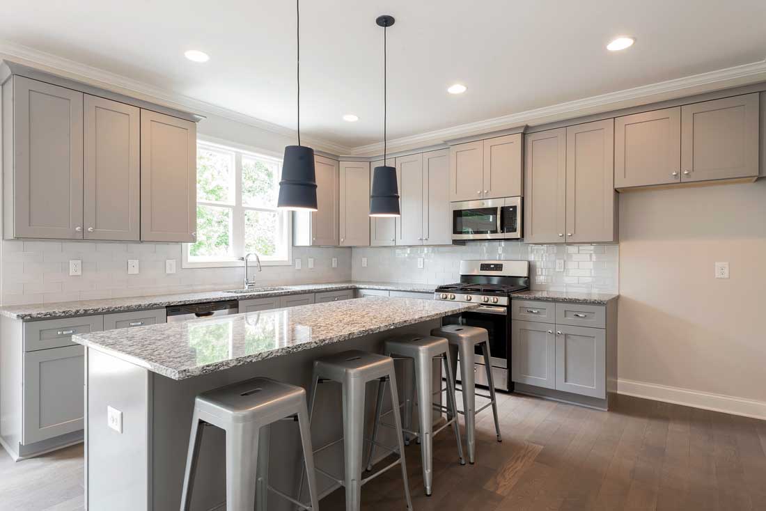 008_377 Vinings Vintage_Abercorn