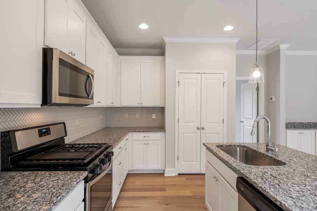 008_409 Vinings Vintage_Abercorn