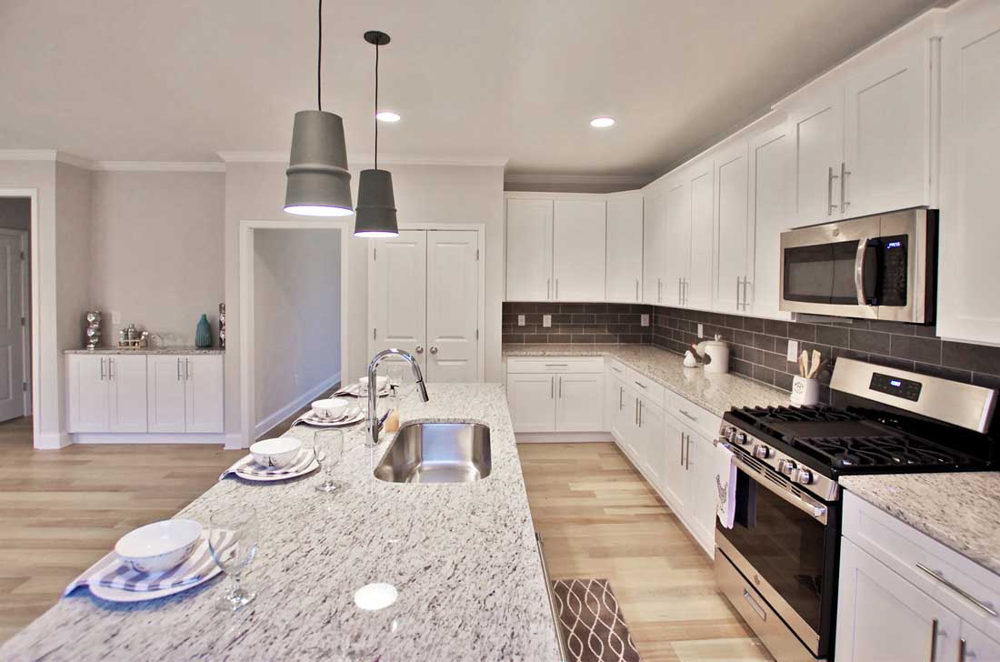 009_377 Vinings Vintage_Abercorn