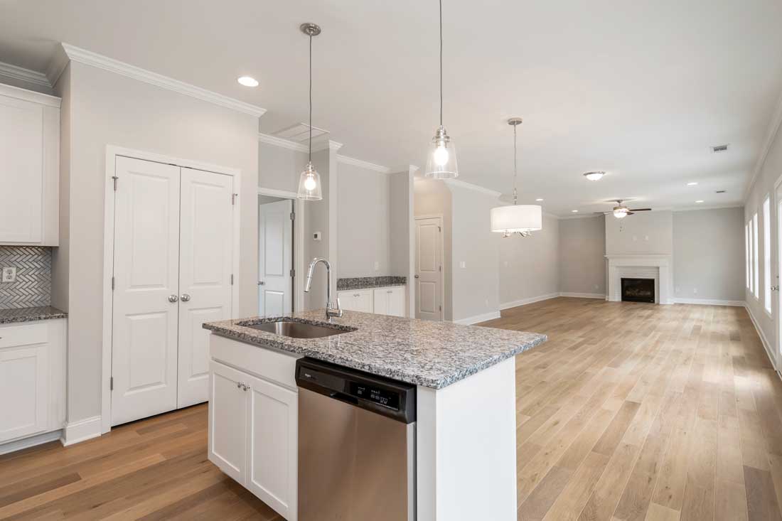 010_409 Vinings Vintage_Abercorn