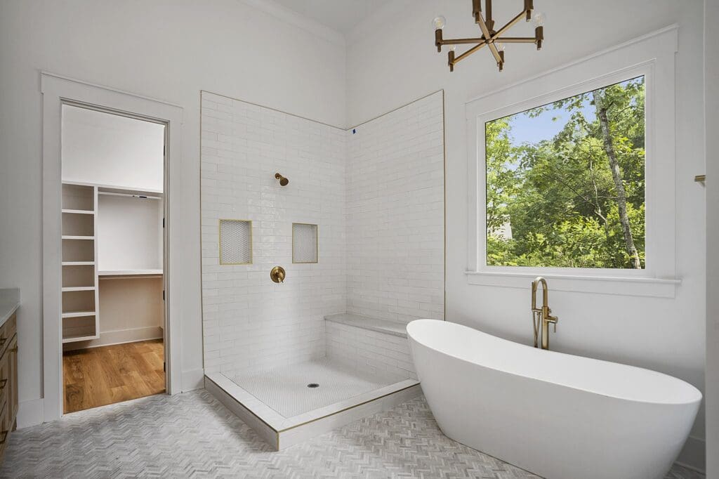 017_1050-Moss-Creek_Master-Bathroom_Interior-12-min-2
