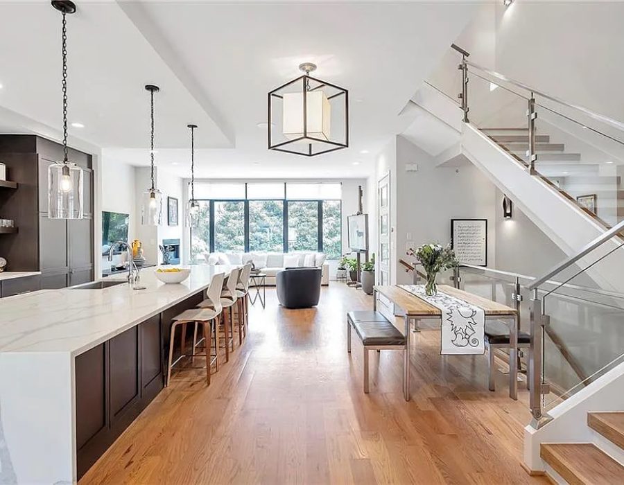 002_912 Kitchen with floating stairsBoulevard-min