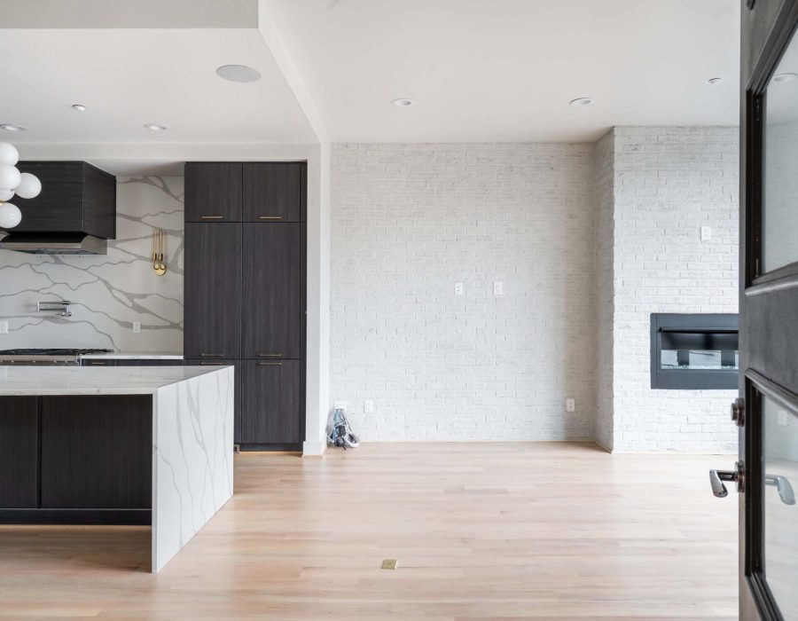 002_Entrance Door_UK_1.18-01160