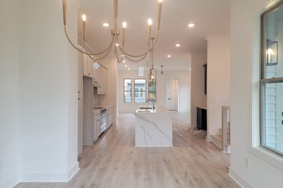 003_20241107_124753_Dining to Kitchen