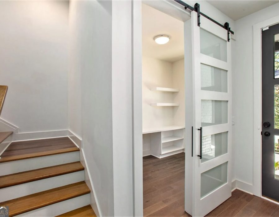 003_unit 1 foyer to office-min