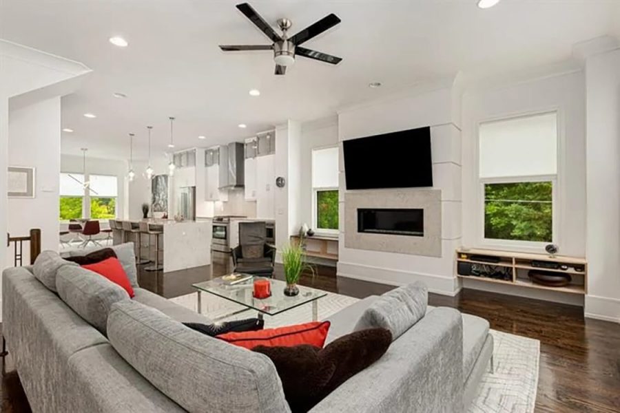 004_LR fireplace 3571 BR-min