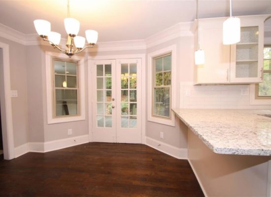 008_Bloomingdale_bkft nook