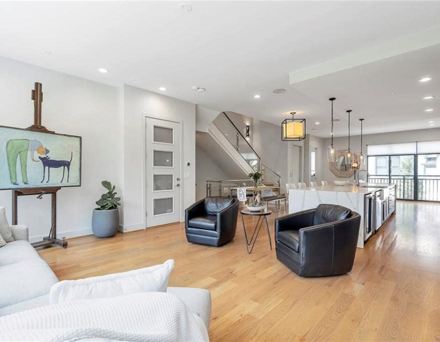 008_LR to Entrance 912 Lenox BlvdBoulevard-min