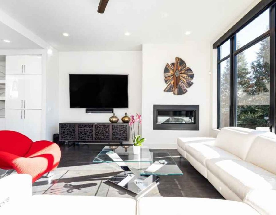 013_LR with fireplace 910 Lenox Blvdboulevard