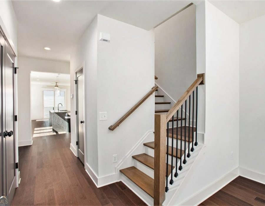 013_unit 1 main floor stairs-min