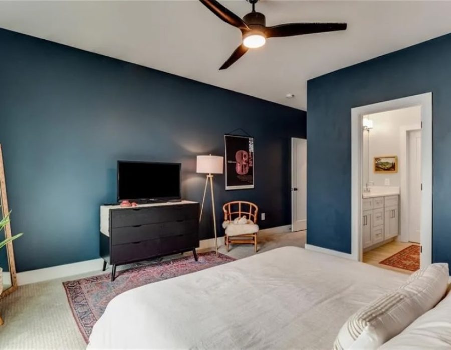 015_VS2 maste bed to bath-min