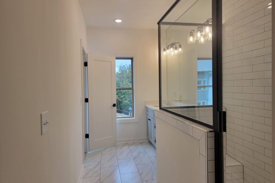 017_20241107_125448_MasterShowerBench