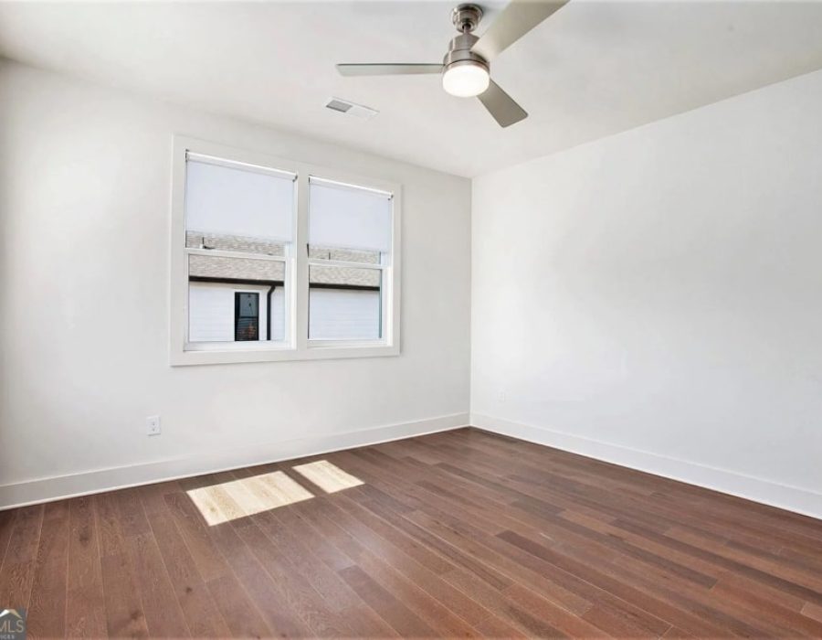 017_unit 1 master bedroom window-min