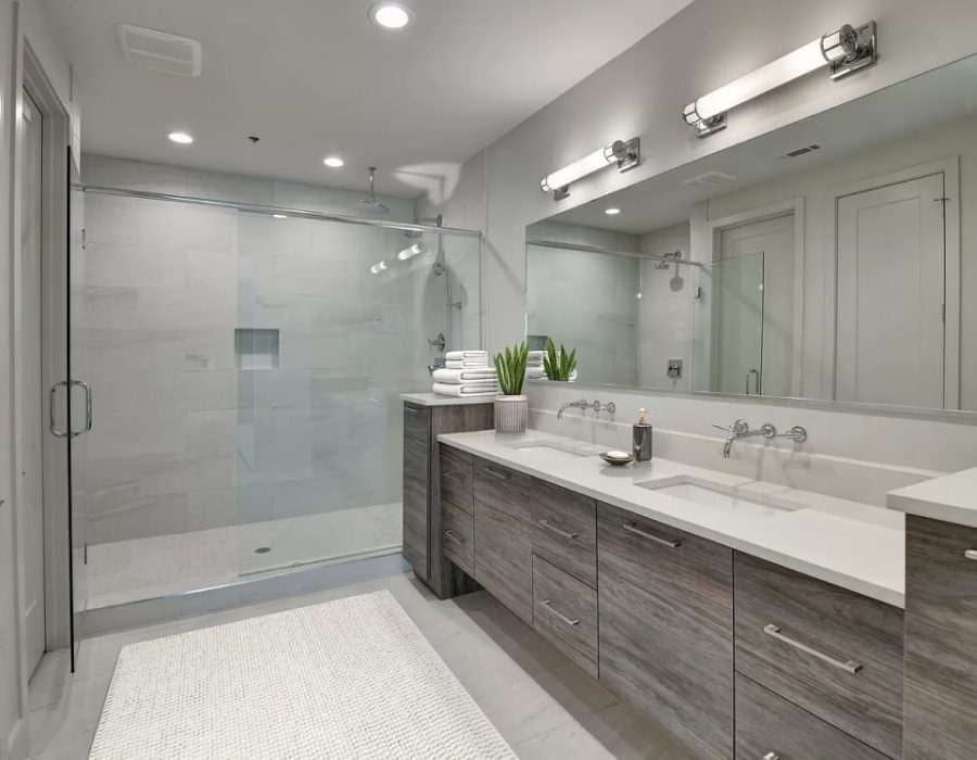 019_Primary Bathroom Staged 908 Lenox Blvdboulevard-min