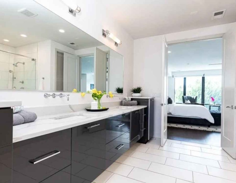 020_Primary Bathroom to Bed 906 Lenox Blvdblvd