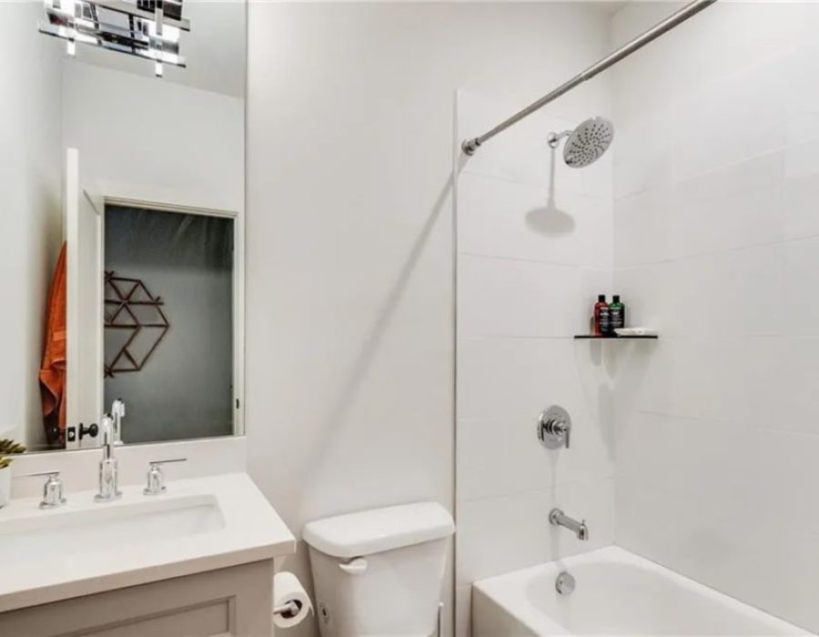 021_VS2 bedroom 2 bath-min