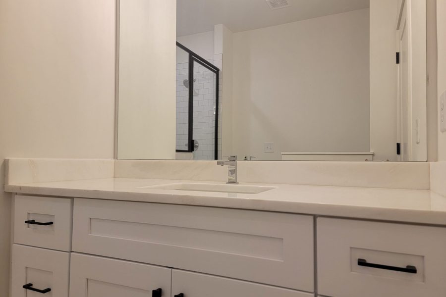 025_20241107_125959_SecondaryBathroom1