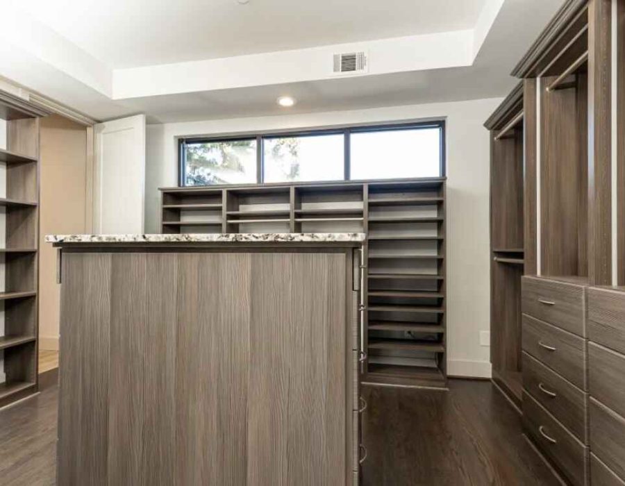 029_Primary Closet with Transom Window 910 Lenox Blvdboulevard