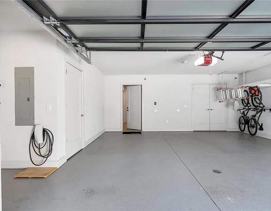 031_912 garageBoulevard-min