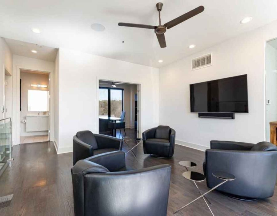 032_Loft to Bathroom and Office 910 Lenox Blvdboulevard