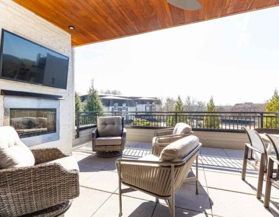 038_Upper Deck Patio Entertaining 910 Lenox Blvdboulevard