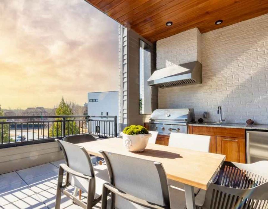 042_Upper Deck Patio Table 910 Lenox Blvdboulevard