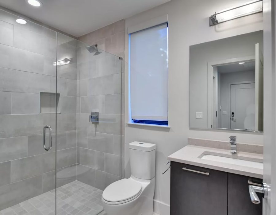 043_Basement Bathroom 908 Lenox Blvdboulevard-min