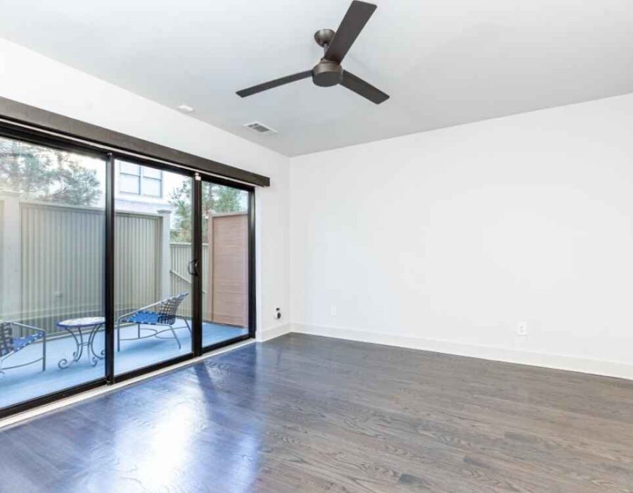 043_Basement Bedroom 910 Lenox Blvdboulevard