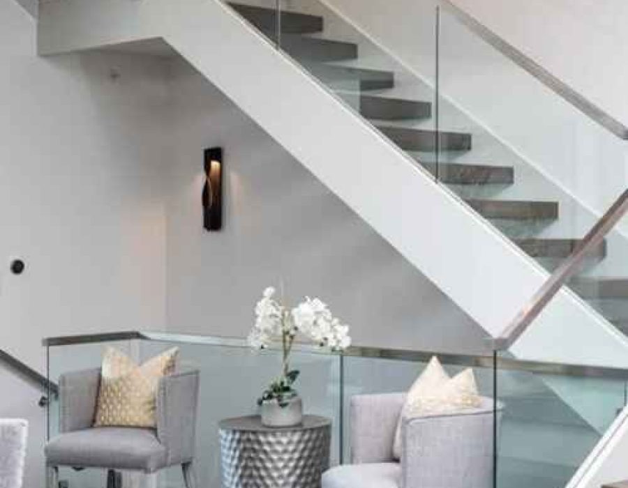 906 - not needed sitting by stairsblvd